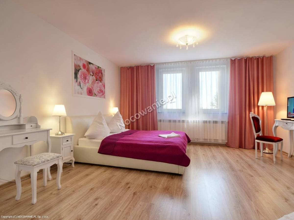 Hotelik Kameleon Pokoje Goscinne Jawor Exterior photo